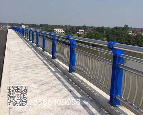 複（fù）合（hé）管河道護欄